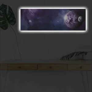 Lägg i varukorgen Canvastavla med LED-belysning - Storslagen rymdscen med planeter och stjärnor Lila / Mörkblå / Vit - Inredning