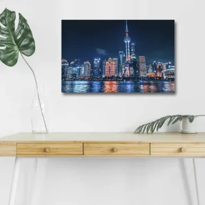 Säker betalning Canvastavla med LED-belysning - Nattlig stadsbild av Shanghai med ljusa skyskrapor och reflektioner i vattnet Mörkblå / Orange / Vit - Inredning