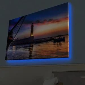 Rea Canvastavla med LED-belysning - Vacker solnedgång över en hamn med en fyr och båtar Mörkblå / Orange / Lila - Inredning
