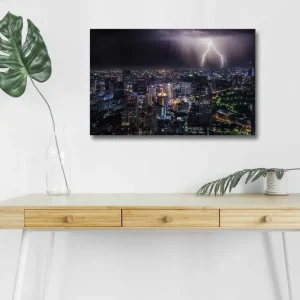 Canvastavla med LED-belysning - Stormig stadsutsikt med blixtar som lyser upp natten Mörkblå / Grön / Vit - Inredning Snabb leverans