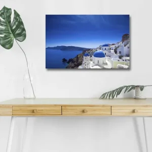 Canvastavla med LED-belysning - Vacker vy över Santorini med vita hus och blå kupoler Blå / Vit - Inredning Populärt val