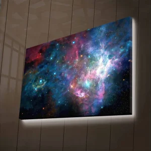 Beställ idag Canvastavla med LED-belysning - Färgrik galax med stjärnor och nebulosor Blå / Lila / Röd - Inredning
