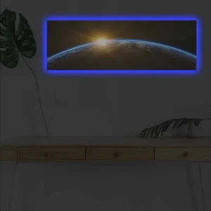 Expressleverans Canvastavla med LED-belysning - Jorden sedd från rymden med en soluppgång i horisonten Blå / Orange / Svart - Inredning
