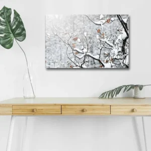 Canvastavla med LED-belysning - Snöklädda grenar med bruna löv Vitt / Brunt / Grått - Inredning Rea