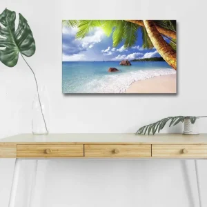 Canvastavla med LED-belysning - Tropisk strand med palmer och klart blått hav Blå / Grön / Beige - Inredning Beställ nu