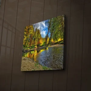 Begränsat erbjudande Canvastavla med LED-belysning 28x28 cm - Vacker höstlandskap med färgglada träd vid en spegelblanka flod Grön / Orange / Blå - Inredning