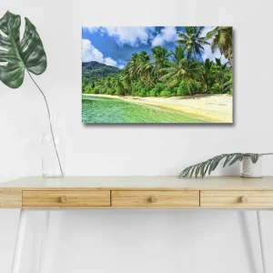 Canvastavla med LED-belysning - Tropisk strand med palmer och klart vatten Grön / Blå / Sandfärgad - Inredning Rea