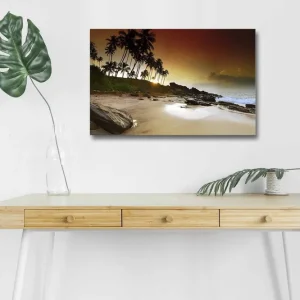 Rabatter Canvastavla med LED-belysning - Solnedgång vid en tropisk strand med palmer och klippor Mörkbrun / Beige / Grön - Inredning