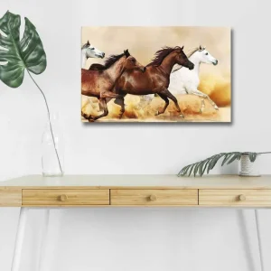 Canvastavla med LED-belysning - Tre hästar i rörelse över en sandig yta Brun / Vit / Beige - Inredning Fri frakt