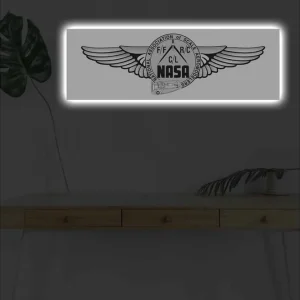 Canvastavla med LED-belysning - Logotyp med vingar och NASA-motiv Svart / Grå - Inredning Säker betalning
