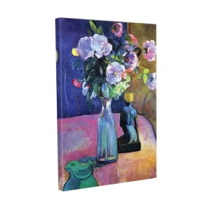 Erbjudande Canvastavla - Färgrik bukett av blommor i en vas med en skulptur i bakgrunden Lila / Grön / Rosa - Inredning
